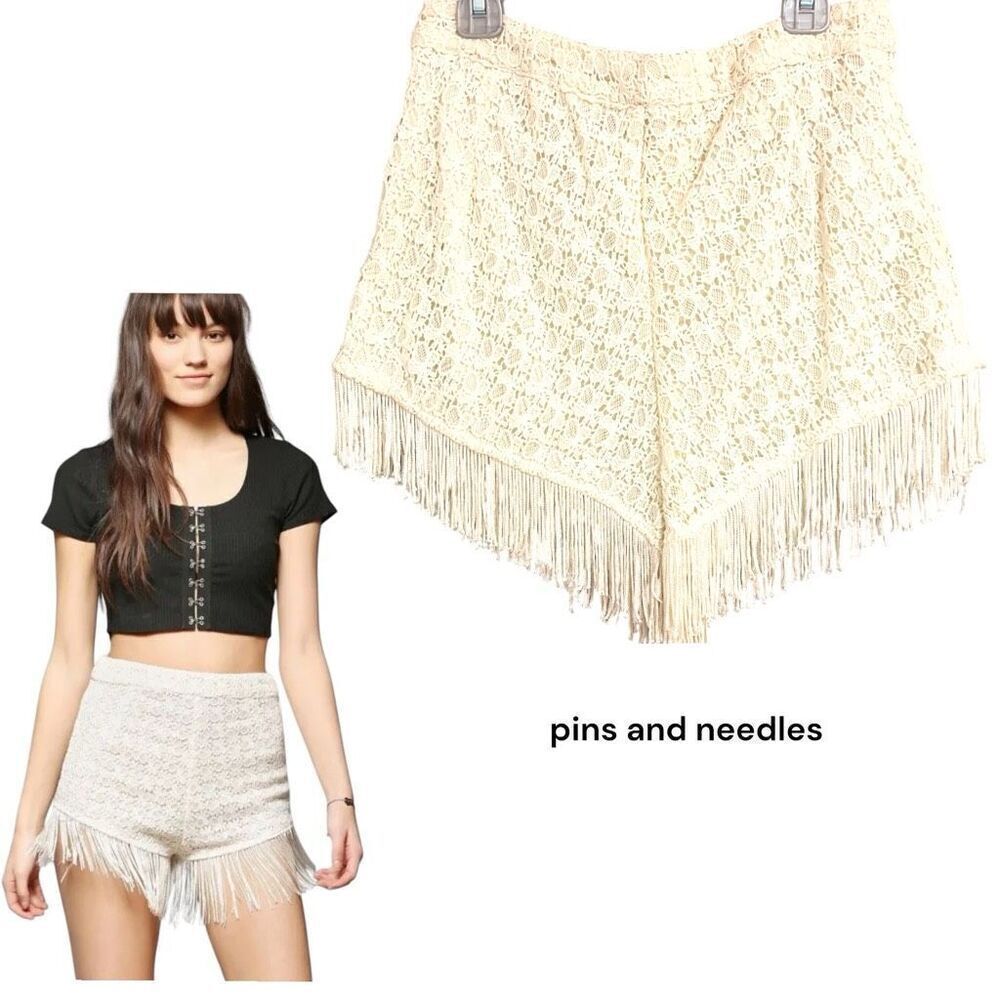 Pins And Needles Anthropology Embroidery & Fringe Boho Cottage Core Cream Shorts